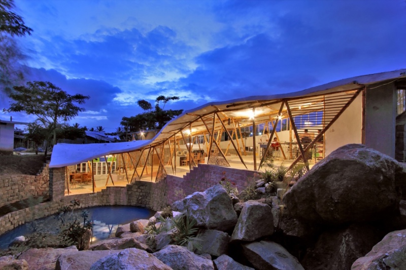 INDE - Bamboo Symphony / Manasaram Architects    20:00 - 15 February, 2016 