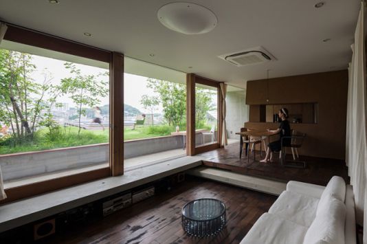 La toiture végétale offre une très bonne isolation intérieure. © Keita Nagata