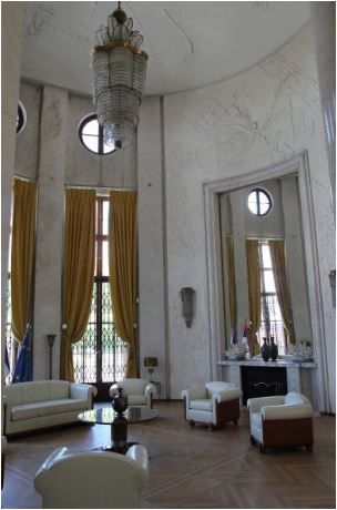 Salon d'honneur de l'Ambassade de France en Serbie © ARC&SITES